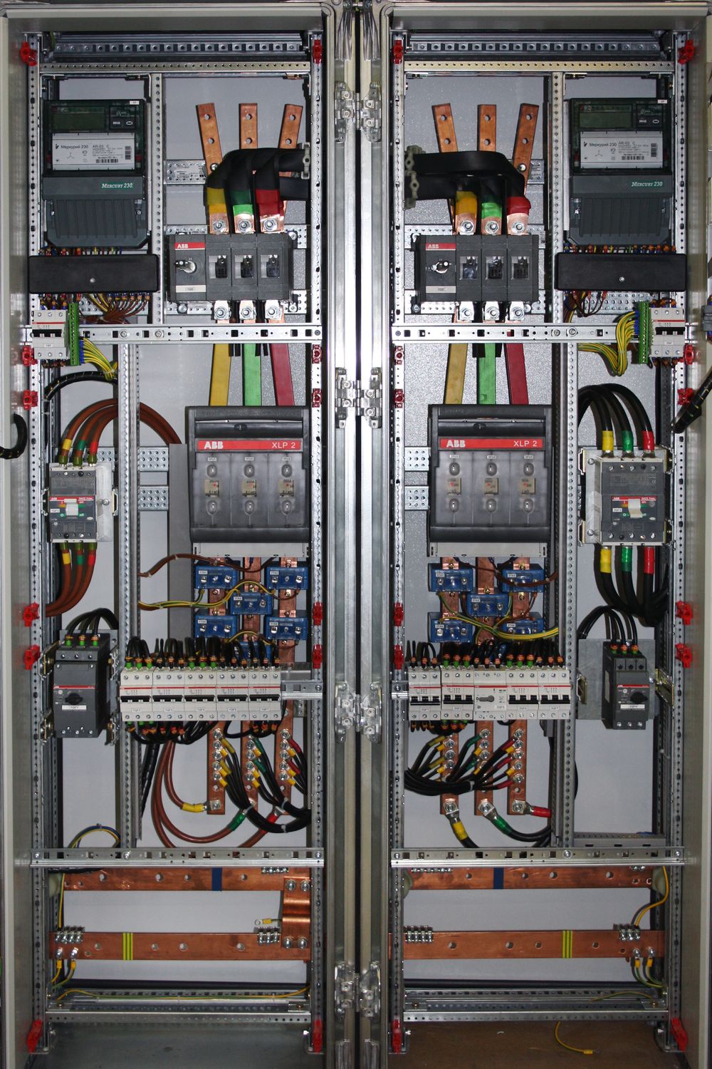  Сборка щитов АВР (автоматического ввода резерва)