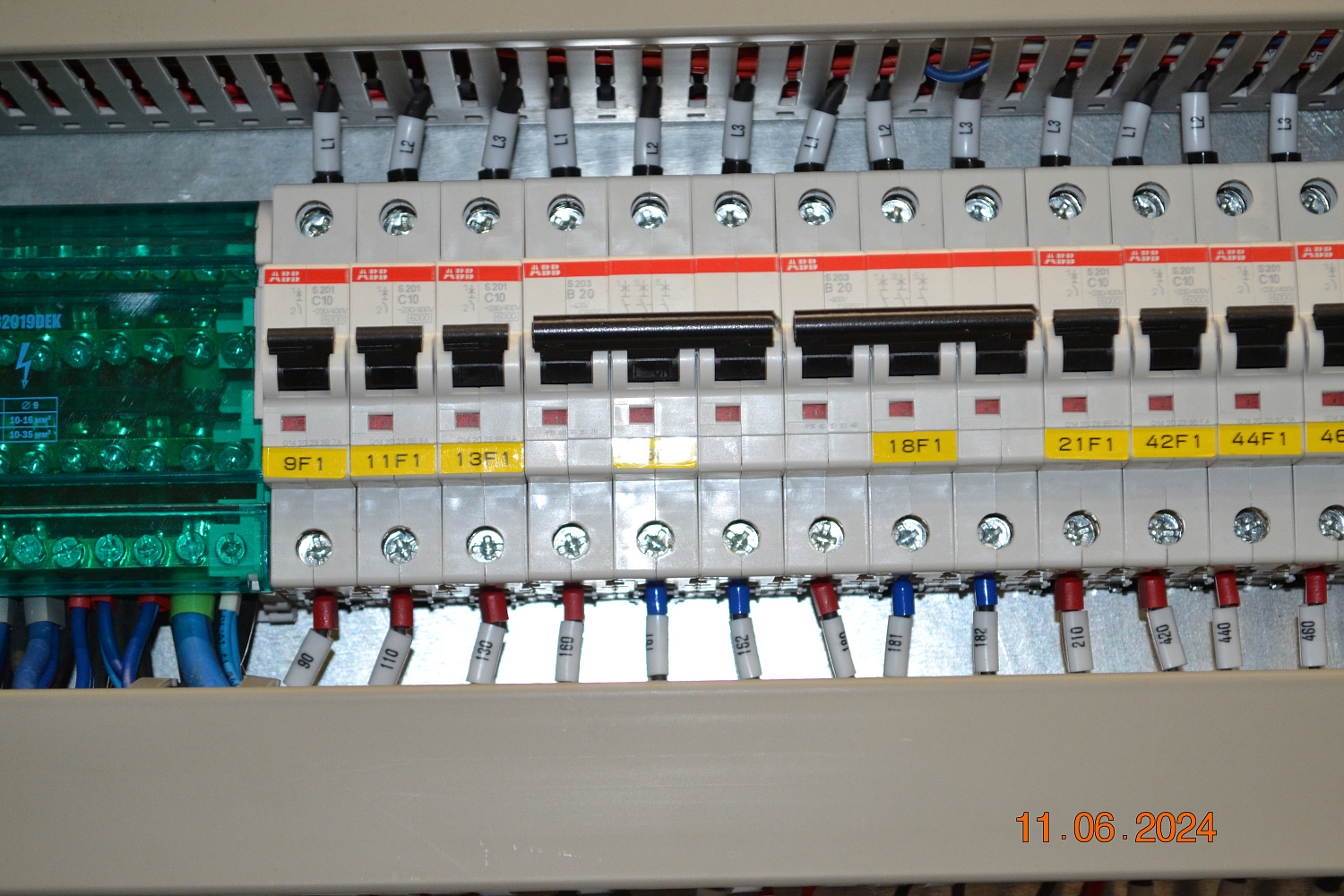 Шкаф управления климатом в теплице (Краснодарский край)