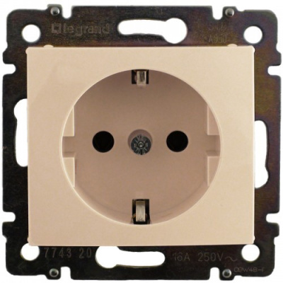 Розетка электрическая Legrand Valena с заземлением и шторками (слоновая кость)   774321